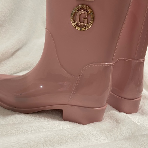💥💥🐣Pink Guess Rain Boots🐥 - Picture 3 of 8